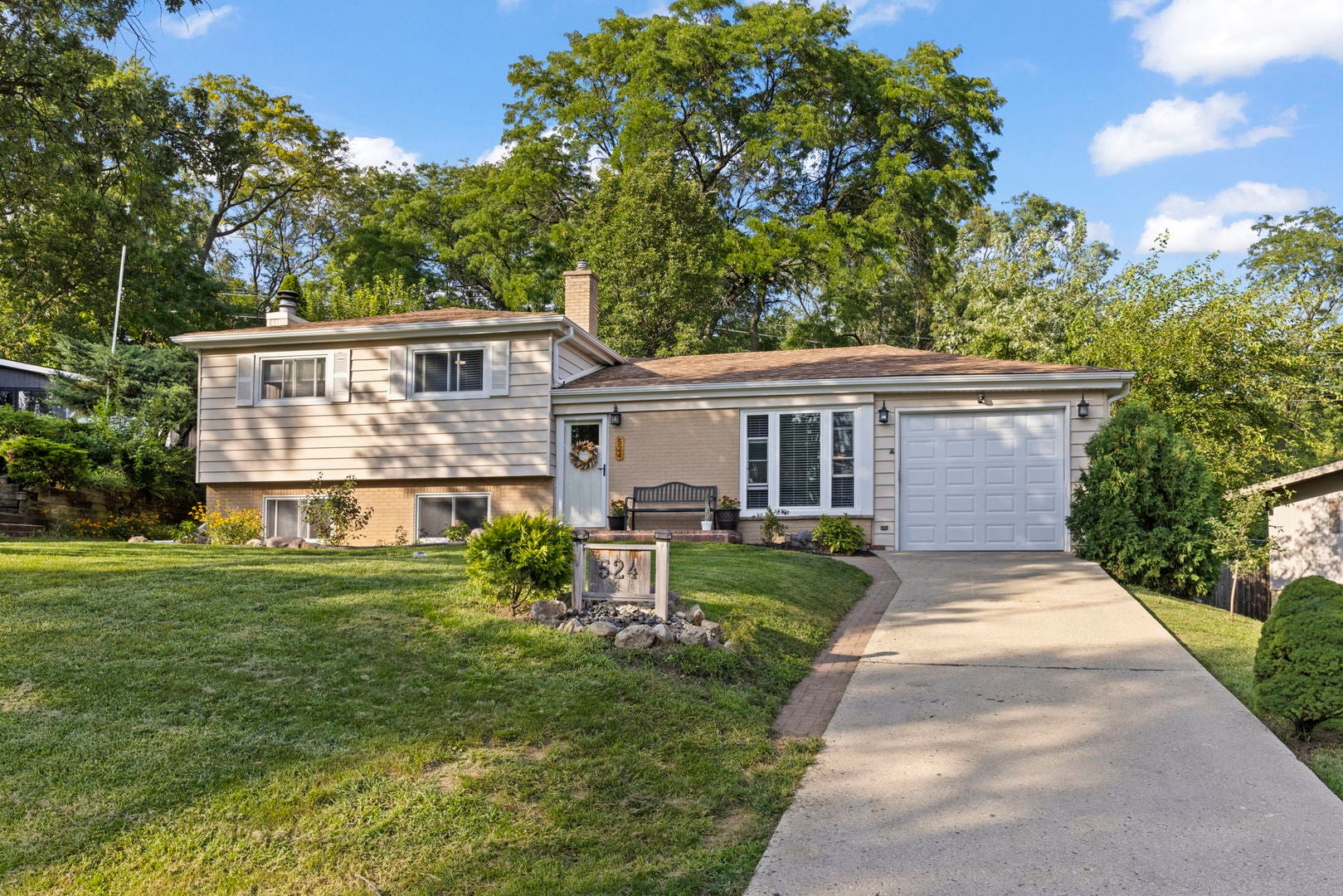 22W524 Birchwood Drive