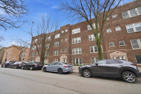 Tiny photo for 737 W BELDEN Avenue #E, Chicago, IL 60614 (MLS # 12582571)