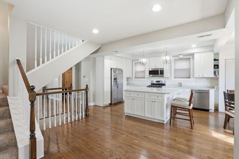Tiny photo for 2923 N New England Avenue, Chicago, IL 60634 (MLS # 12632069)