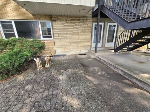 Tiny photo for 4 Garden Drive #4, La Grange, IL 60526 (MLS # 12479446)