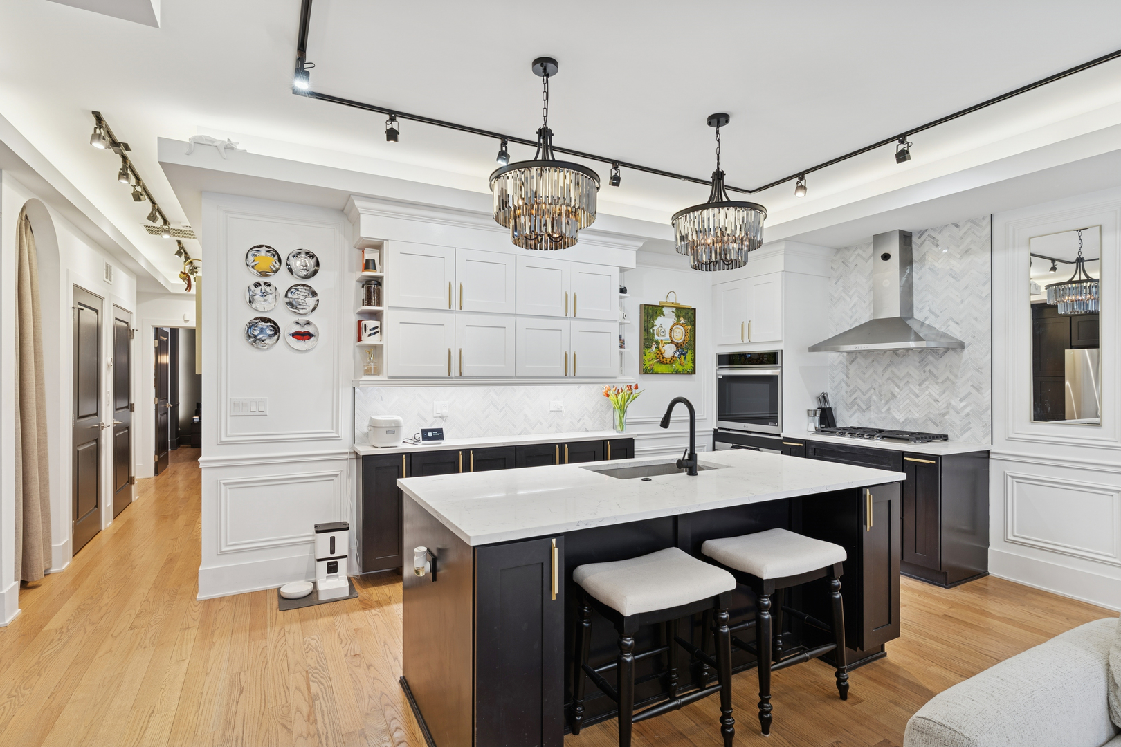 3105 S Giles Avenue 1S