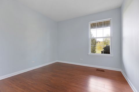 Tiny photo for 148 White Branch Court, Buffalo Grove, IL 60089 (MLS # 12492866)
