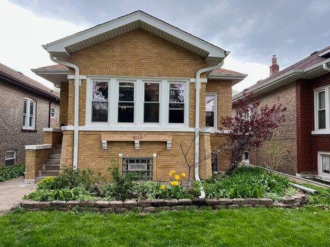 Tiny photo for 5026 N Hamlin Avenue, Chicago, IL 60625 (MLS # 12502558)