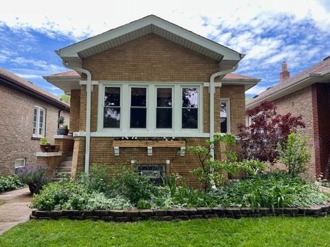 Tiny photo for 5026 N Hamlin Avenue, Chicago, IL 60625 (MLS # 12502558)