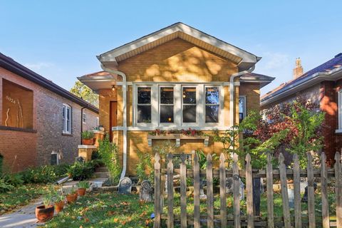 Photo of 5026 N Hamlin Avenue, Chicago, IL 60625 (MLS # 12502558) Photo of 5026 N Hamlin Avenue, Chicago, IL 60625 (MLS # 12502558)