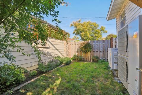 Tiny photo for 5026 N Hamlin Avenue, Chicago, IL 60625 (MLS # 12502558)