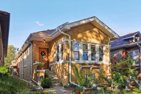 Tiny photo for 5026 N Hamlin Avenue, Chicago, IL 60625 (MLS # 12502558)