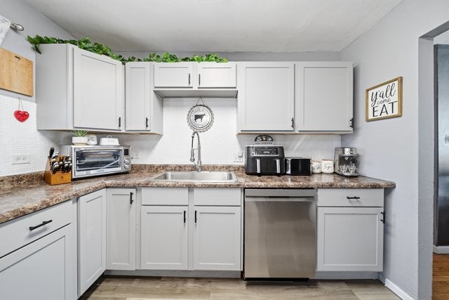 1412 Beach Road