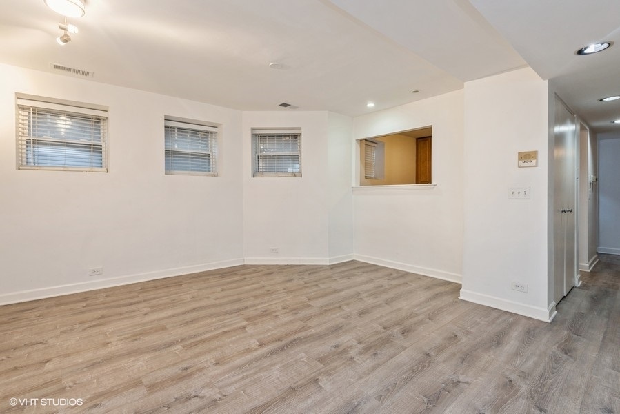 4011 N Kenmore Avenue G4