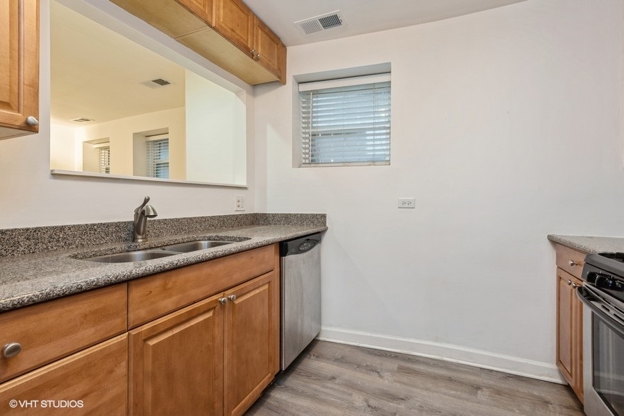 4011 N Kenmore Avenue G4