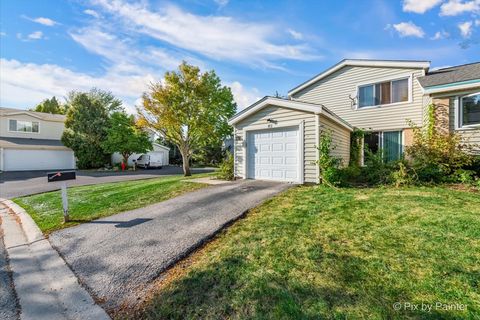 Tiny photo for 712 Scarbrough Circle #712, Hoffman Estates, IL 60169 (MLS # 12556129)