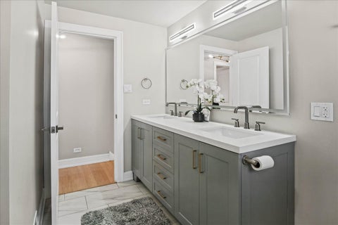Tiny photo for 15265 Drexel Avenue, South Holland, IL 60473 (MLS # 12796177)