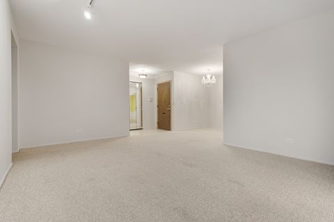 Tiny photo for 375 Pinetree Lane #D-1, Schaumburg, IL 60193 (MLS # 12493942)