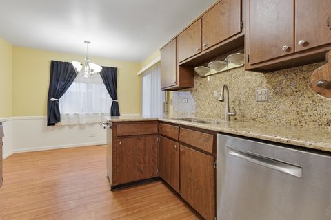 Tiny photo for 375 Pinetree Lane #D-1, Schaumburg, IL 60193 (MLS # 12493942)