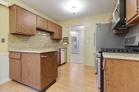 Tiny photo for 375 Pinetree Lane #D-1, Schaumburg, IL 60193 (MLS # 12493942)