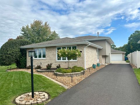 Photo of 14221 Kilbourne Avenue, Crestwood, IL 60418 (MLS # 12622633)