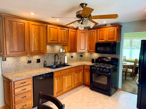 Tiny photo for 14221 Kilbourne Avenue, Crestwood, IL 60418 (MLS # 12622633)