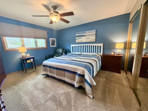 Tiny photo for 14221 Kilbourne Avenue, Crestwood, IL 60418 (MLS # 12622633)