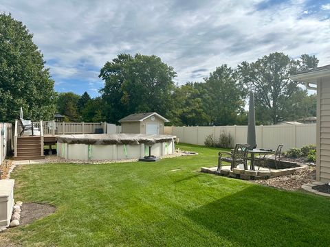 Tiny photo for 14221 Kilbourne Avenue, Crestwood, IL 60418 (MLS # 12622633)