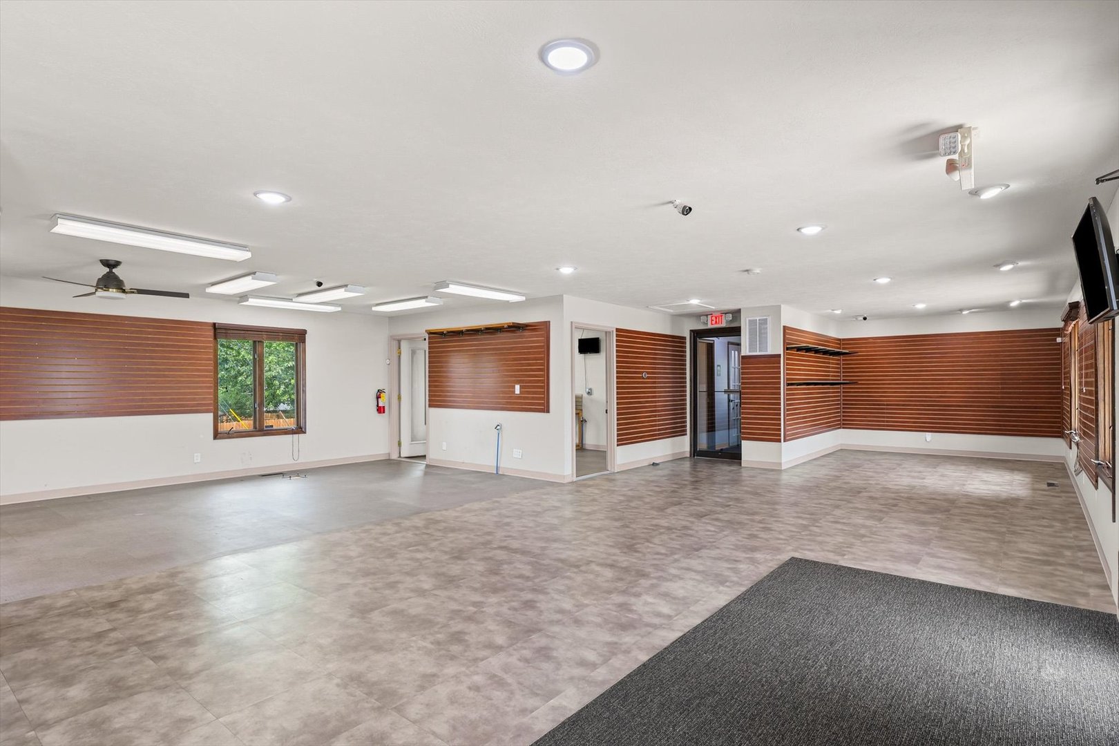 Bloomington, Illinois 61704, United States, ,Commercial,Active,164355