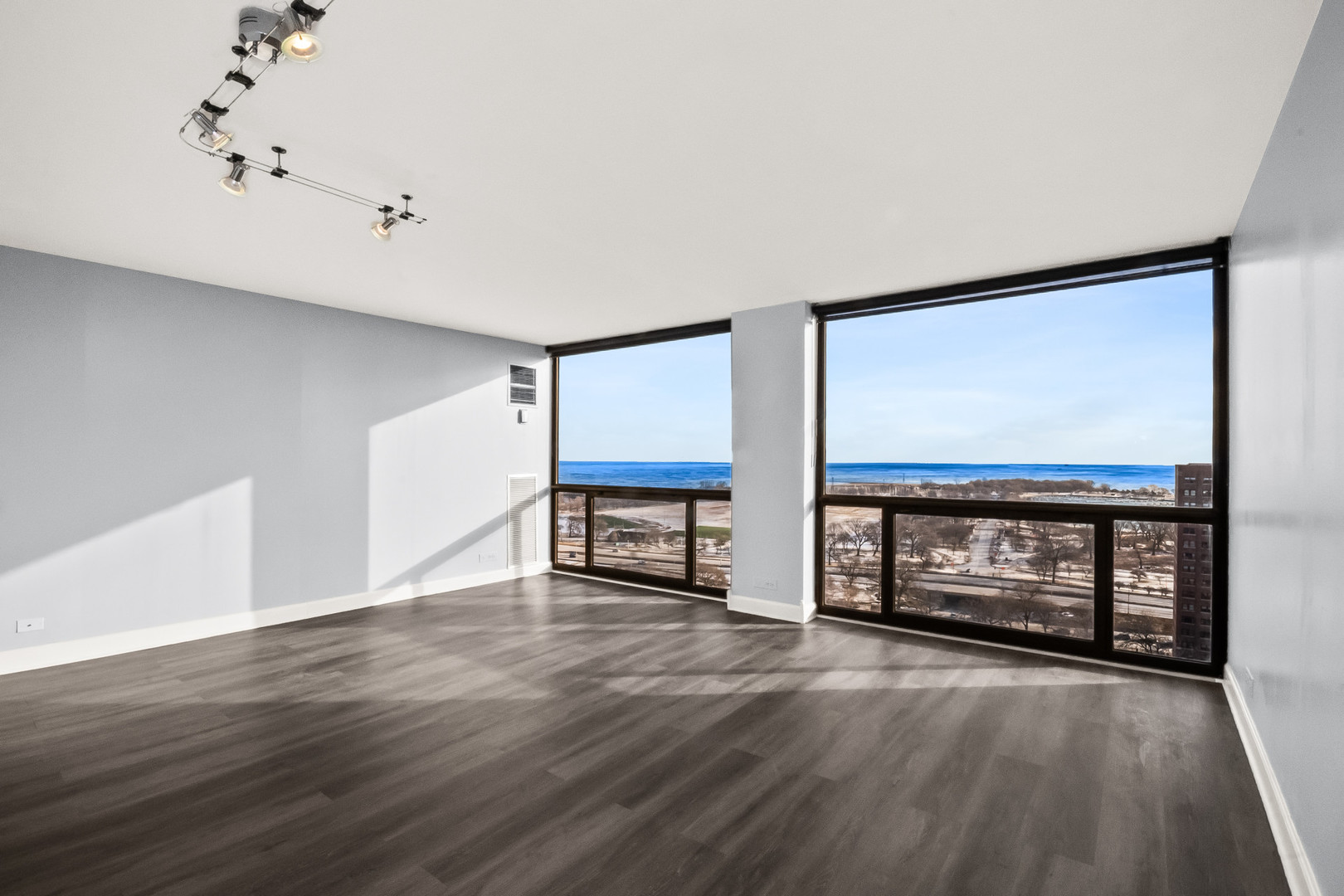 4343 N CLARENDON Avenue 2012