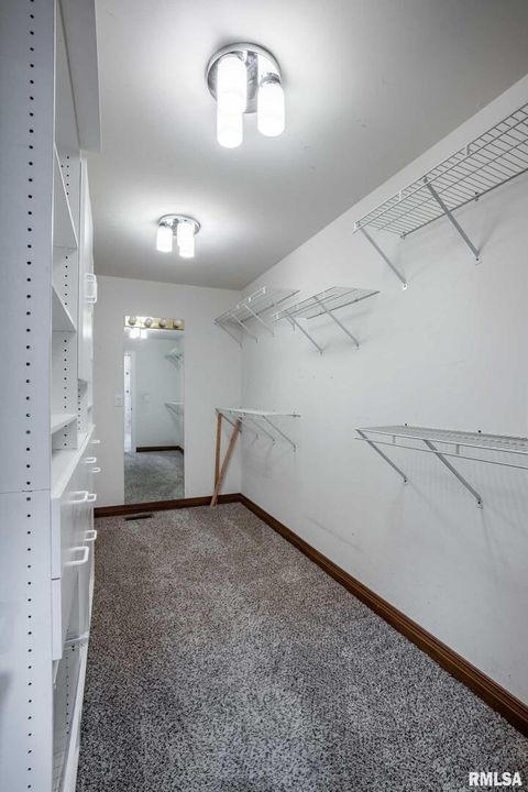 Tiny photo for 1901 Spring Garden Road, Marion, IL 62959 (MLS # QC4269668)