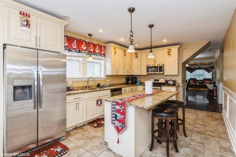 Tiny photo for 1325 Gunderson Avenue, Berwyn, IL 60402 (MLS # 12412431)