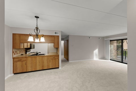 Tiny photo for 13434 W Circle Drive #102, Crestwood, IL 60418 (MLS # 12795249)