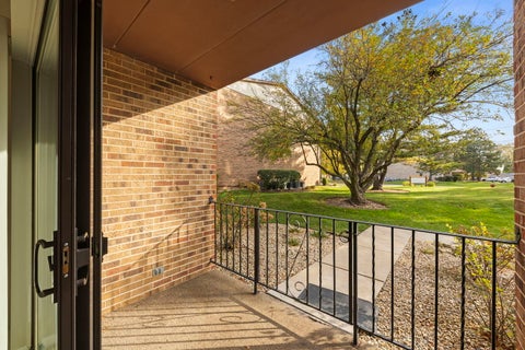 Tiny photo for 13434 W Circle Drive #102, Crestwood, IL 60418 (MLS # 12795249)
