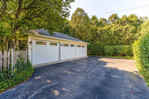 Tiny photo for 106 E Woodland Road, Lake Forest, IL 60045 (MLS # 12710028)