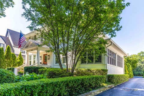 Tiny photo for 106 E Woodland Road, Lake Forest, IL 60045 (MLS # 12710028)