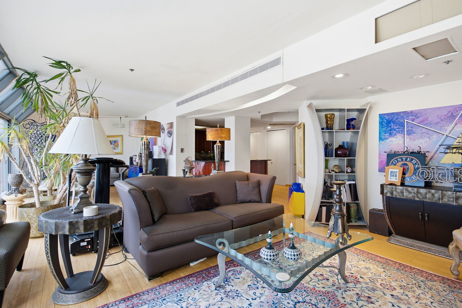 950 N Michigan Avenue 4704