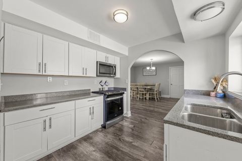 Tiny photo for 916 Barber Lane, Joliet, IL 60435 (MLS # 12595167)