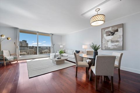 Tiny photo for 5855 N Sheridan Road #25G, Chicago, IL 60660 (MLS # 12562451)