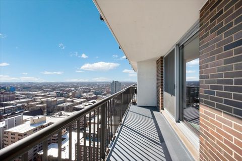 Tiny photo for 5855 N Sheridan Road #25G, Chicago, IL 60660 (MLS # 12562451)