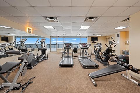 Tiny photo for 5855 N Sheridan Road #25G, Chicago, IL 60660 (MLS # 12562451)