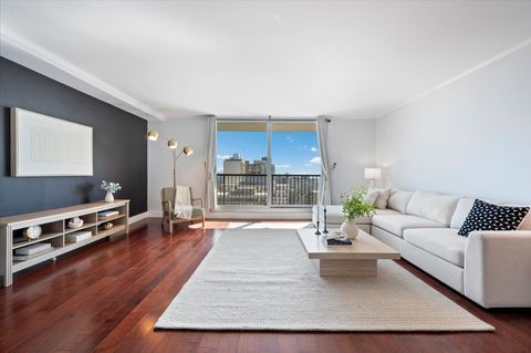 Tiny photo for 5855 N Sheridan Road #25G, Chicago, IL 60660 (MLS # 12562451)