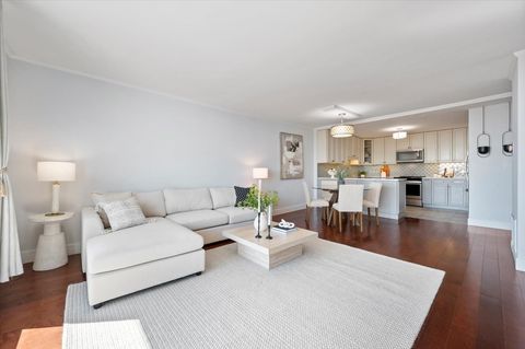 Tiny photo for 5855 N Sheridan Road #25G, Chicago, IL 60660 (MLS # 12562451)