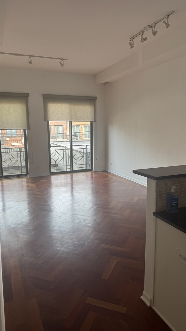 2507 N MILWAUKEE Avenue 2N