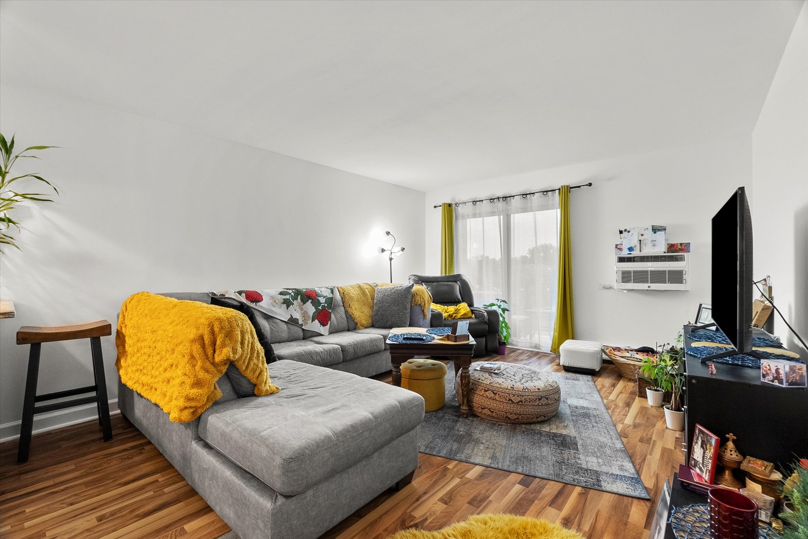 7221 Wolf Road 405B