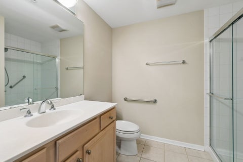 Tiny photo for 405 Village Green Court #304, Lincolnshire, IL 60069 (MLS # 12674610)