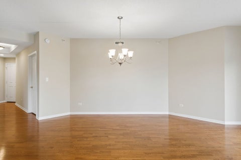 Tiny photo for 405 Village Green Court #304, Lincolnshire, IL 60069 (MLS # 12674610)