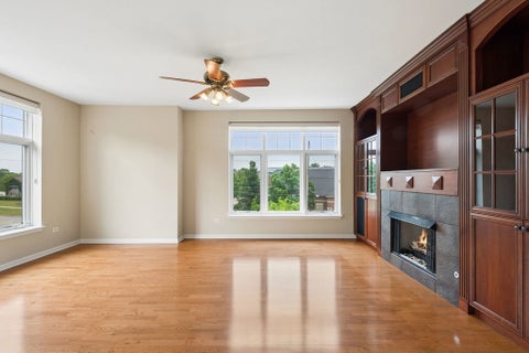 Tiny photo for 405 Village Green Court #304, Lincolnshire, IL 60069 (MLS # 12674610)
