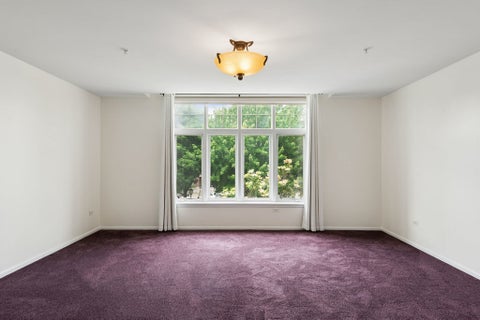 Tiny photo for 405 Village Green Court #304, Lincolnshire, IL 60069 (MLS # 12674610)