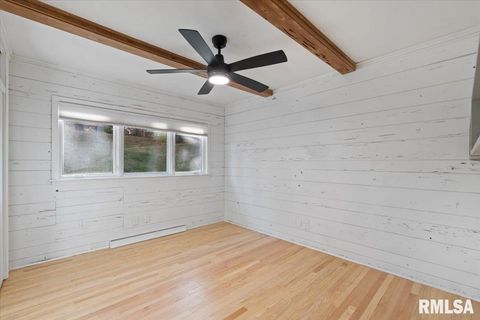 Tiny photo for 1 KENWOOD Avenue, Davenport, IA 52803 (MLS # QC4269387)