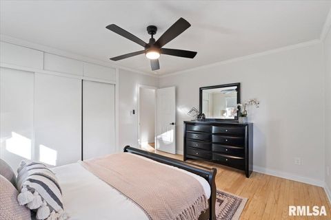 Tiny photo for 1 KENWOOD Avenue, Davenport, IA 52803 (MLS # QC4269387)