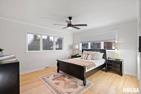 Tiny photo for 1 KENWOOD Avenue, Davenport, IA 52803 (MLS # QC4269387)