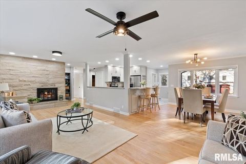 Tiny photo for 1 KENWOOD Avenue, Davenport, IA 52803 (MLS # QC4269387)