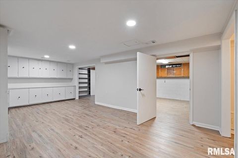 Tiny photo for 1 KENWOOD Avenue, Davenport, IA 52803 (MLS # QC4269387)