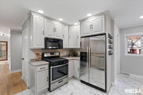 Tiny photo for 1 KENWOOD Avenue, Davenport, IA 52803 (MLS # QC4269387)